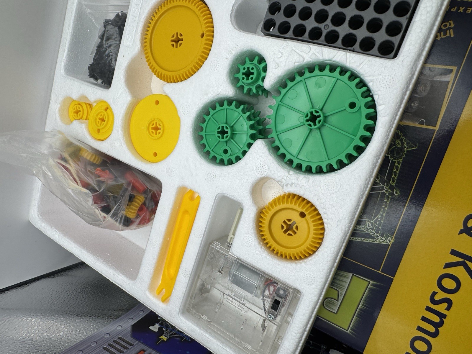 Thames & Kosmos Physics Workshop Educational Science Do It Yourself Kit *Read*