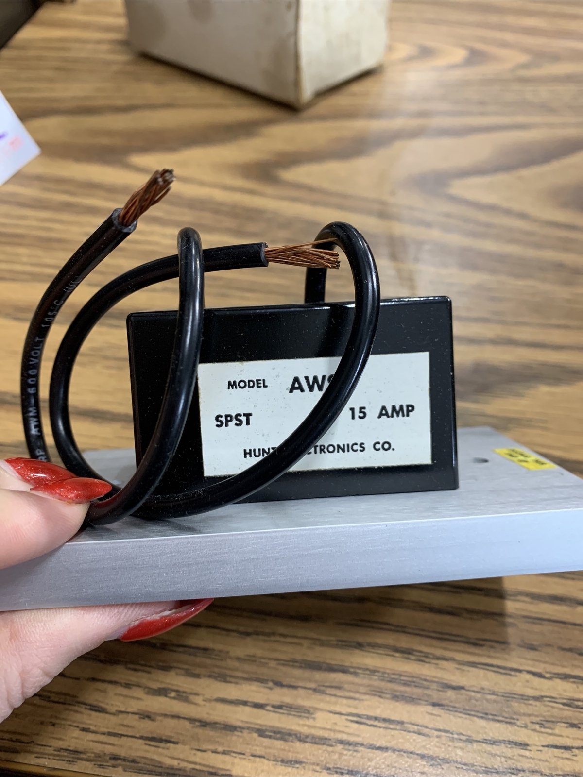 Aws SPST 15 Amp Hunt Electronics Switch