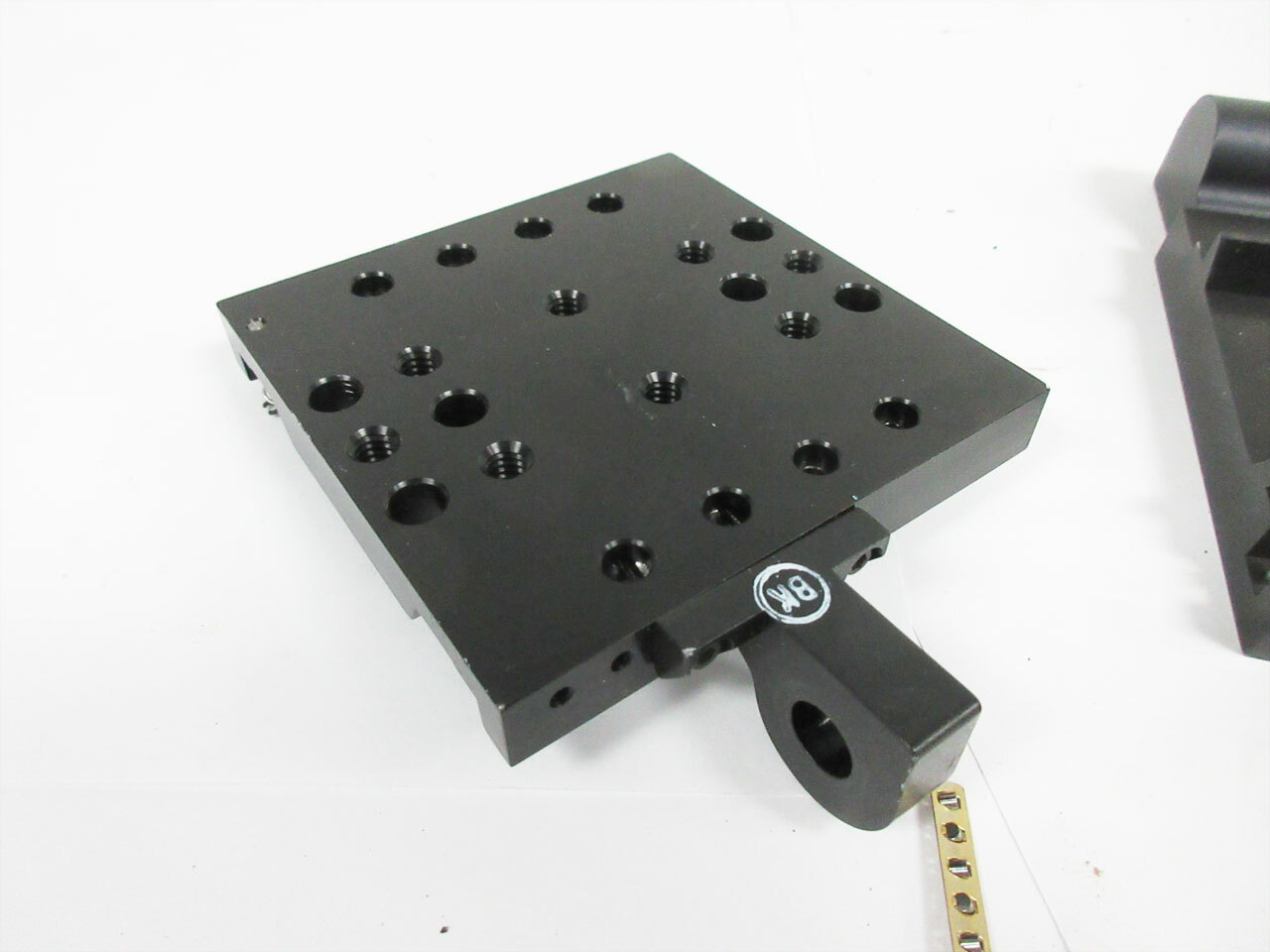NEWPORT 425 LINEAR TRANSLATION STAGE X - AXIS - INCOMPLETE