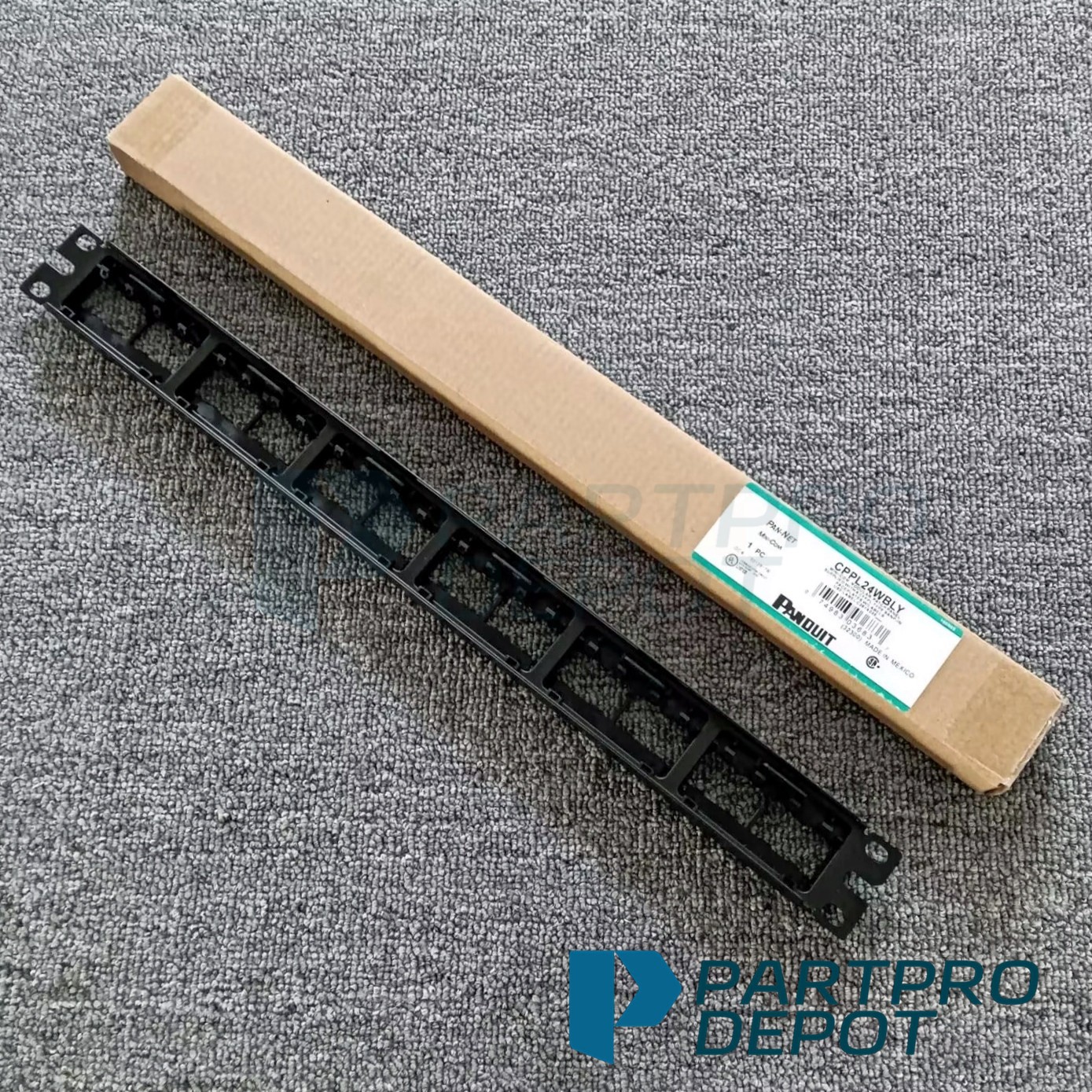 New For Panduit CPPL24WBLY MINI-COM MODULAR PATCH PANEL 24 PORT