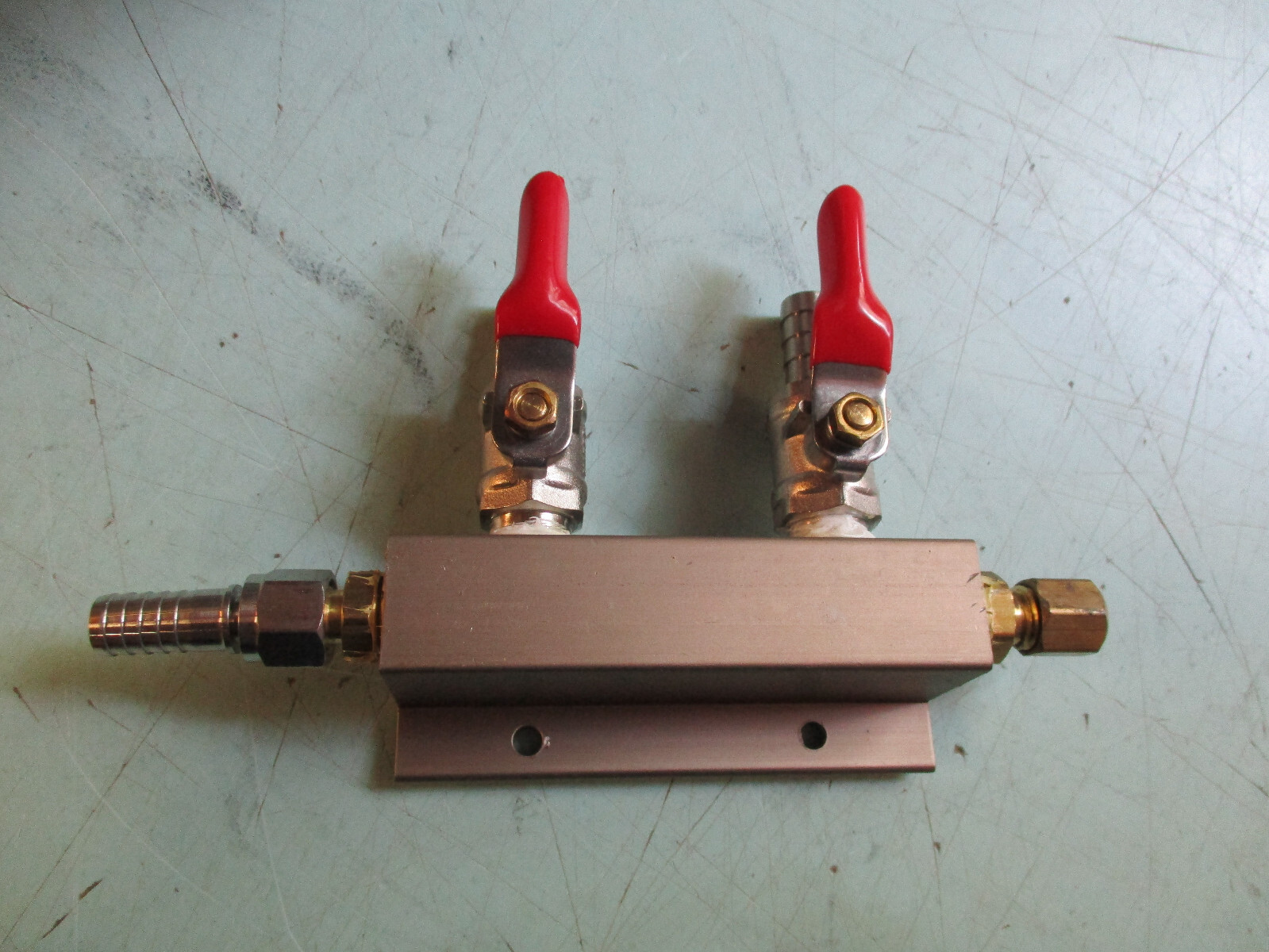 2 way Co2 Output MANIFOLD with 3/8" BARBS Shutoffs Gas Manifold BEER DRAFT B361