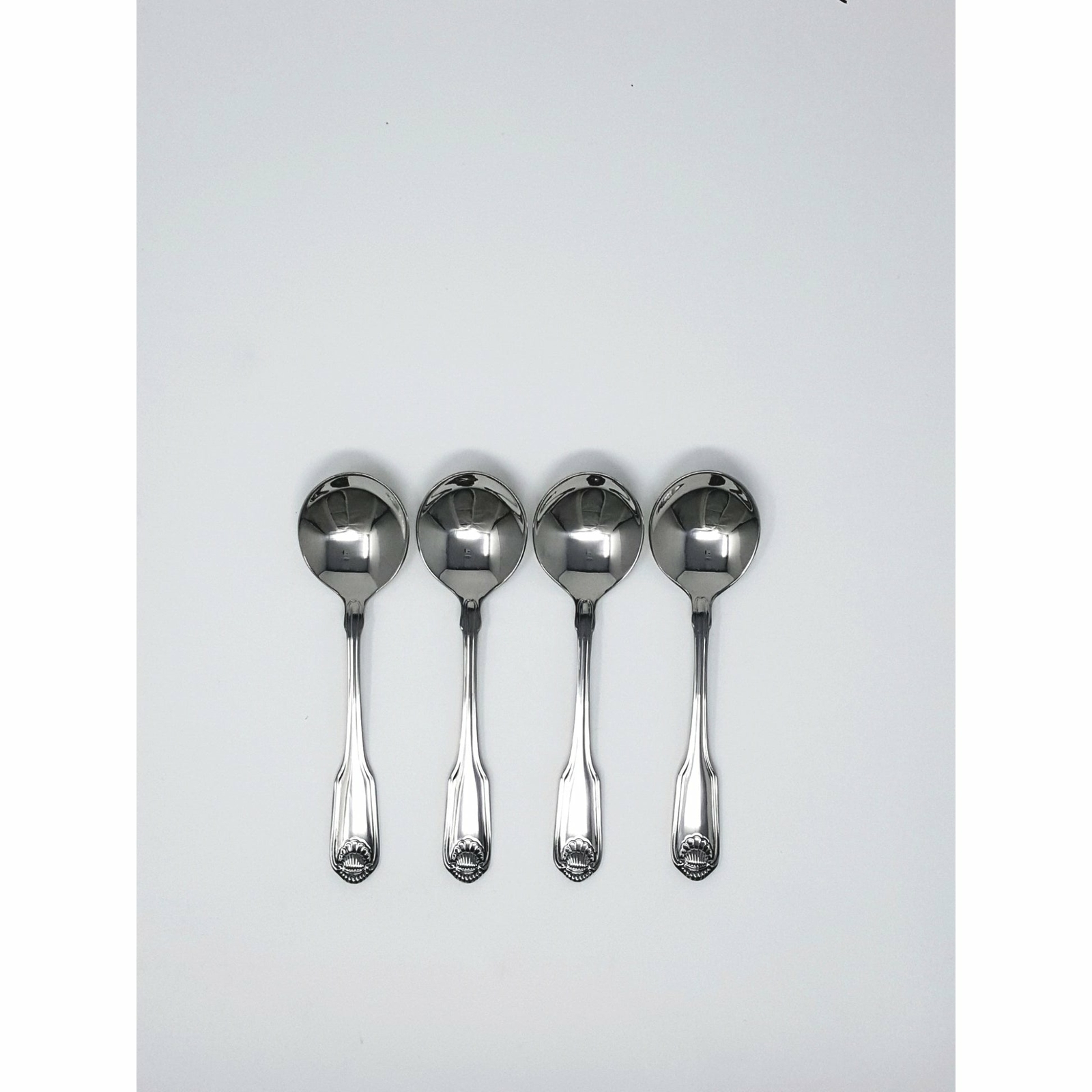 Oneida Classic Shell Set of 4 Round Bowl/Bouillon Spoons 6"