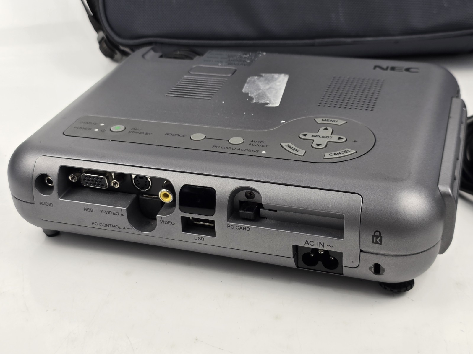 NEC LT150Z DLP Projector Portable XGA w/ Case Cables