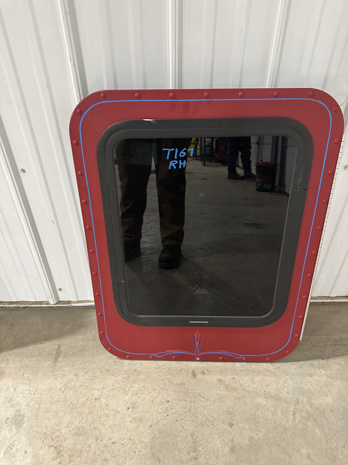 KENWORTH KW T800 PASSENGER RH SLEEPER WINDOW DOOR W/SCREEN /SHADE T25-1057-001R