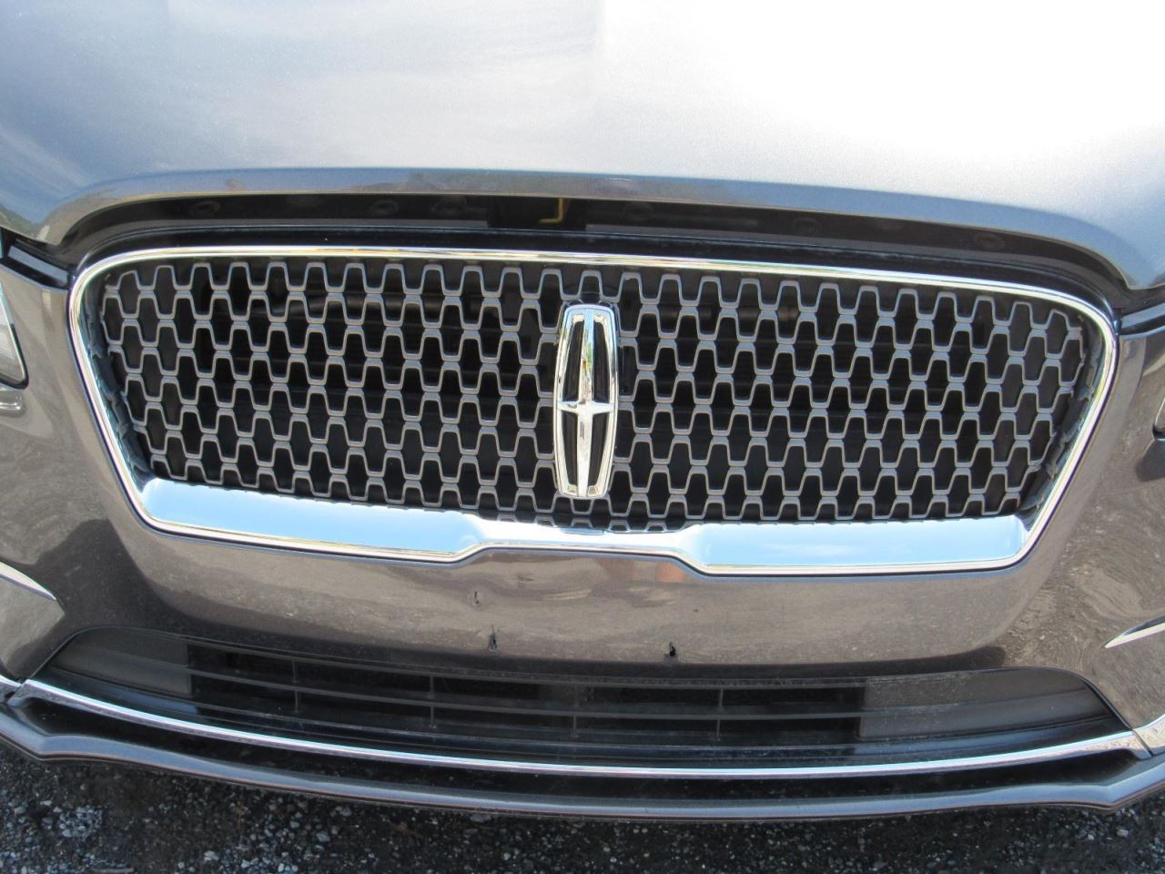 MKZ 2019 Glove Box 1063050