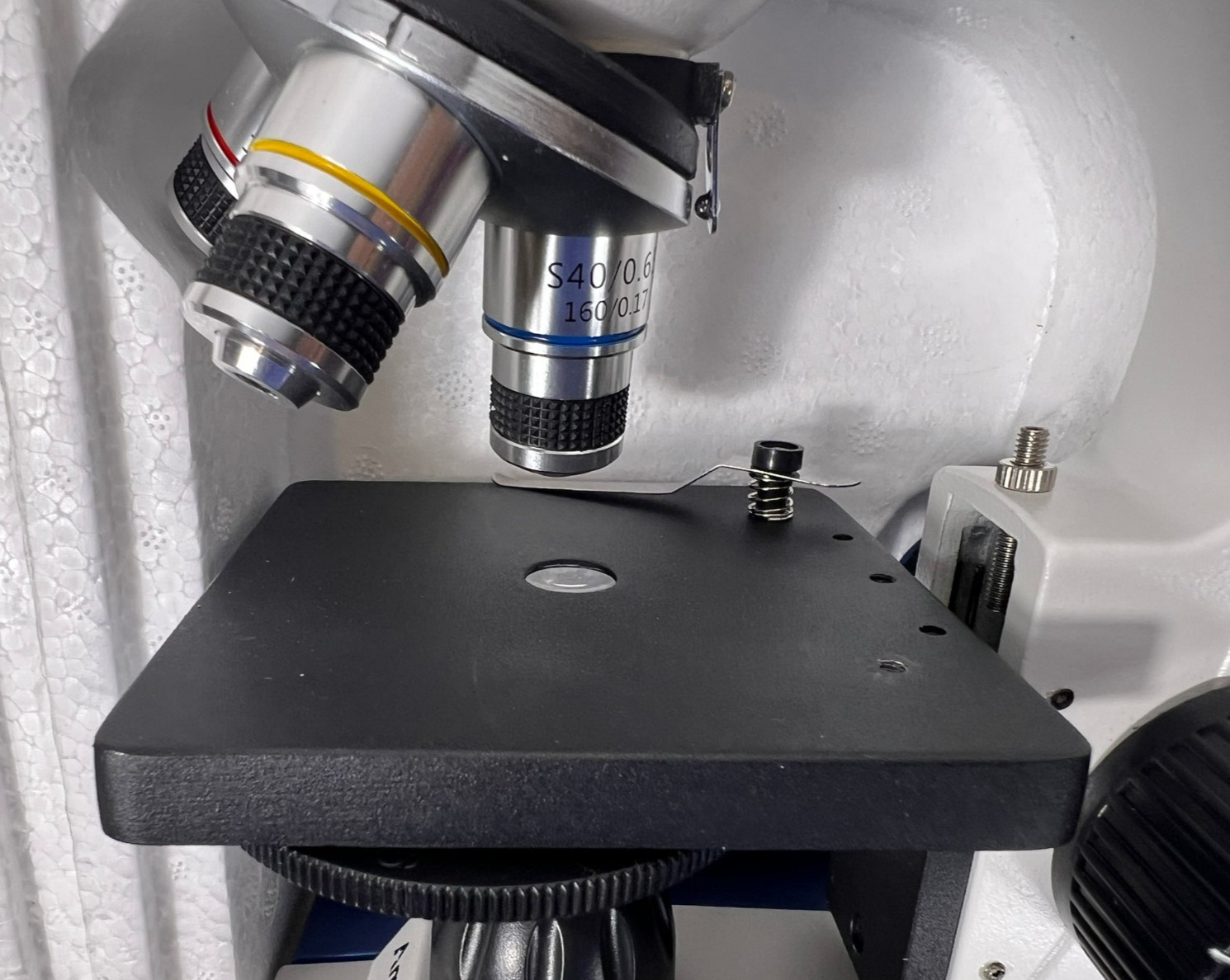 AmScope M150C 40X-1000X Monocular Compound Microscope Stage Clip Issue See Info
