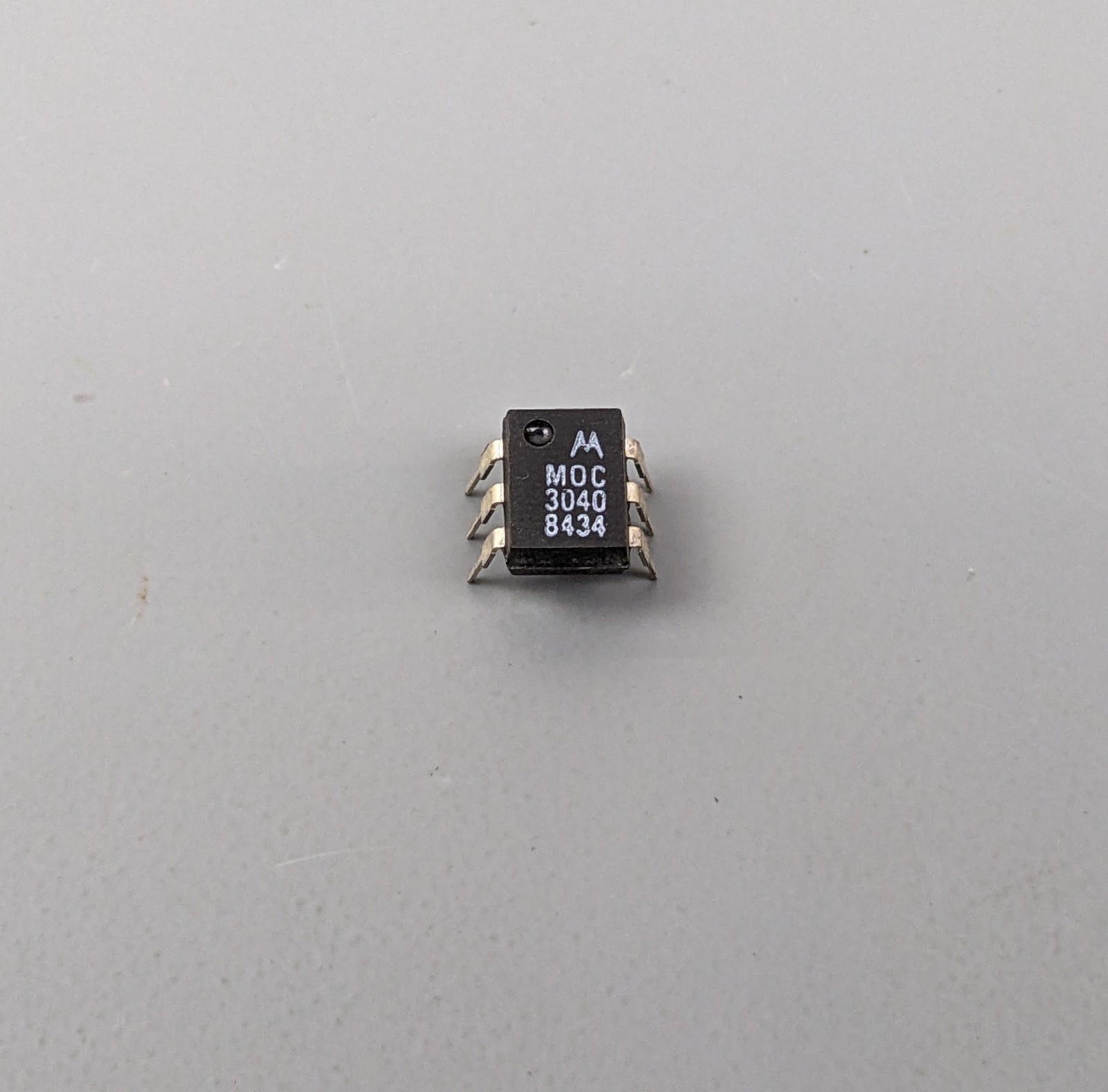 (25) Motorola MOC3040 Optocoupler ICs, Zero Crossing Triac