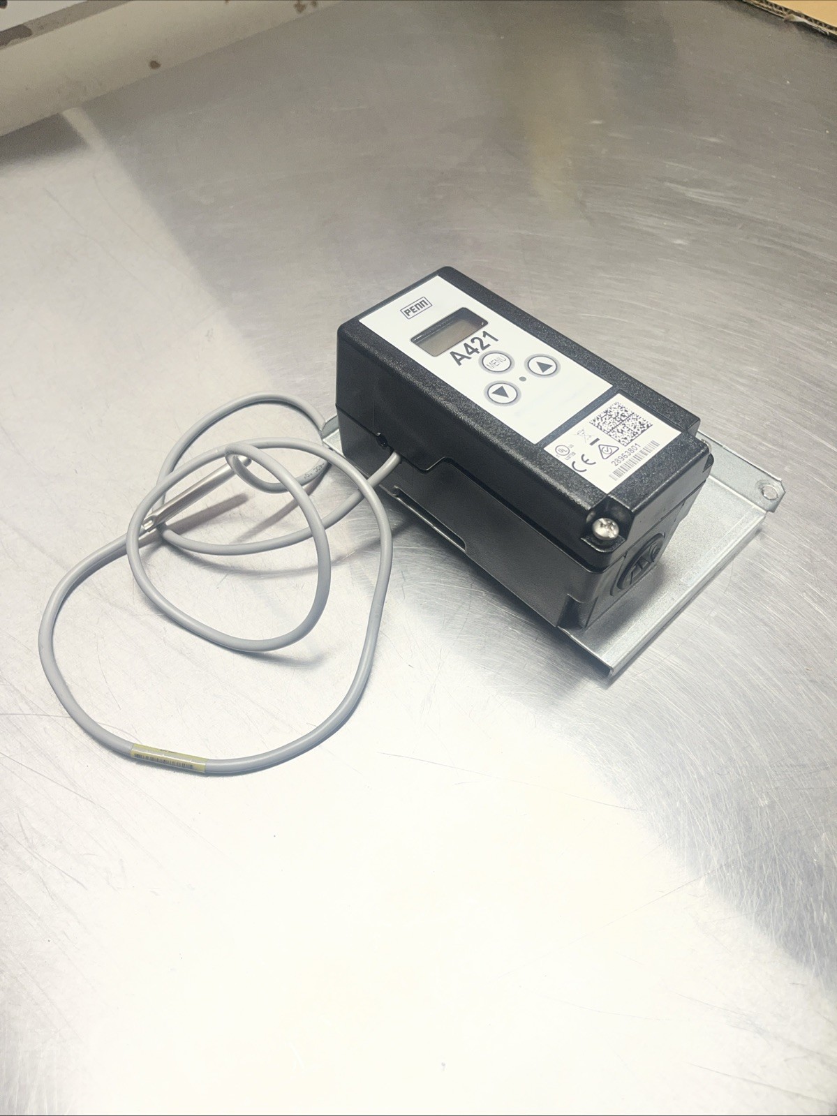 Johnson Controls A421abd-227D Temperature Control, Temperature Thermostat