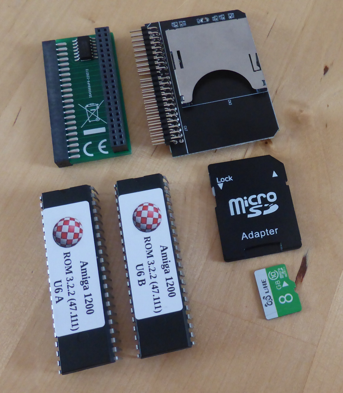 Amiga 1200. Workbench 3.2.2 + WHDLoad (3GB Games & Programs) + Kickstart. SD Card