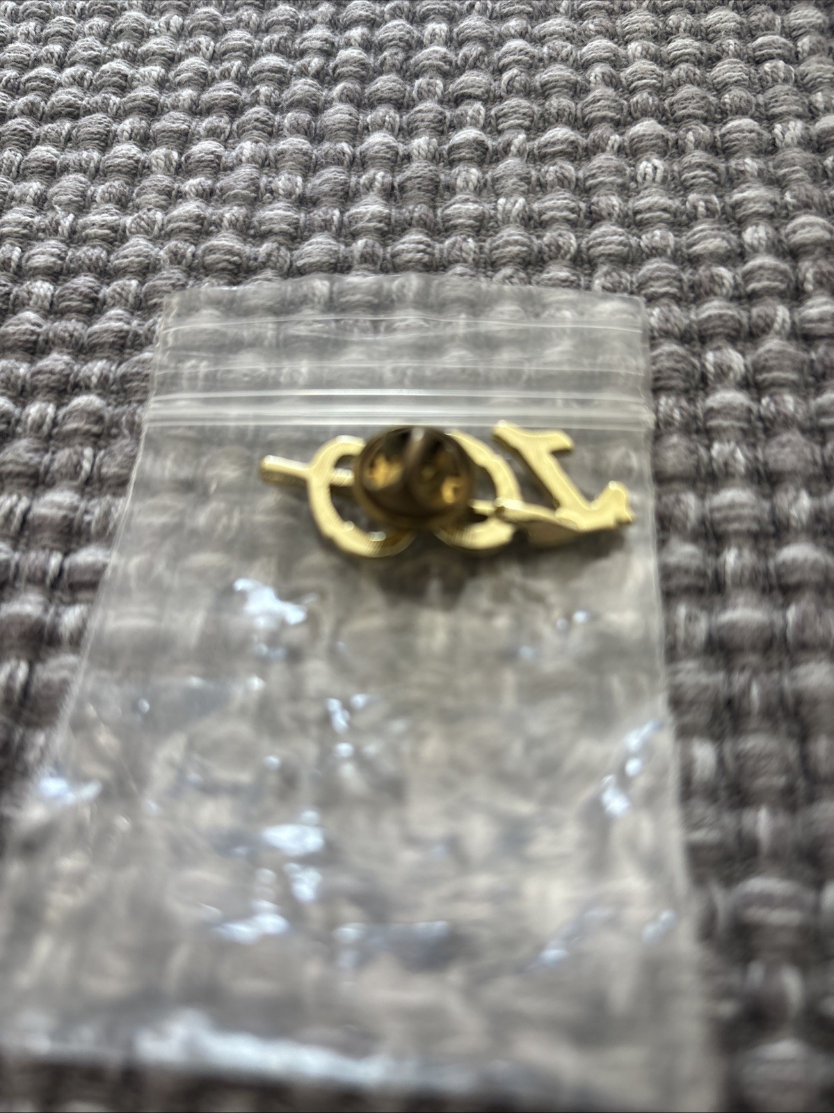 New 100 Golf Club Gold Tone Lapel Hat Pin