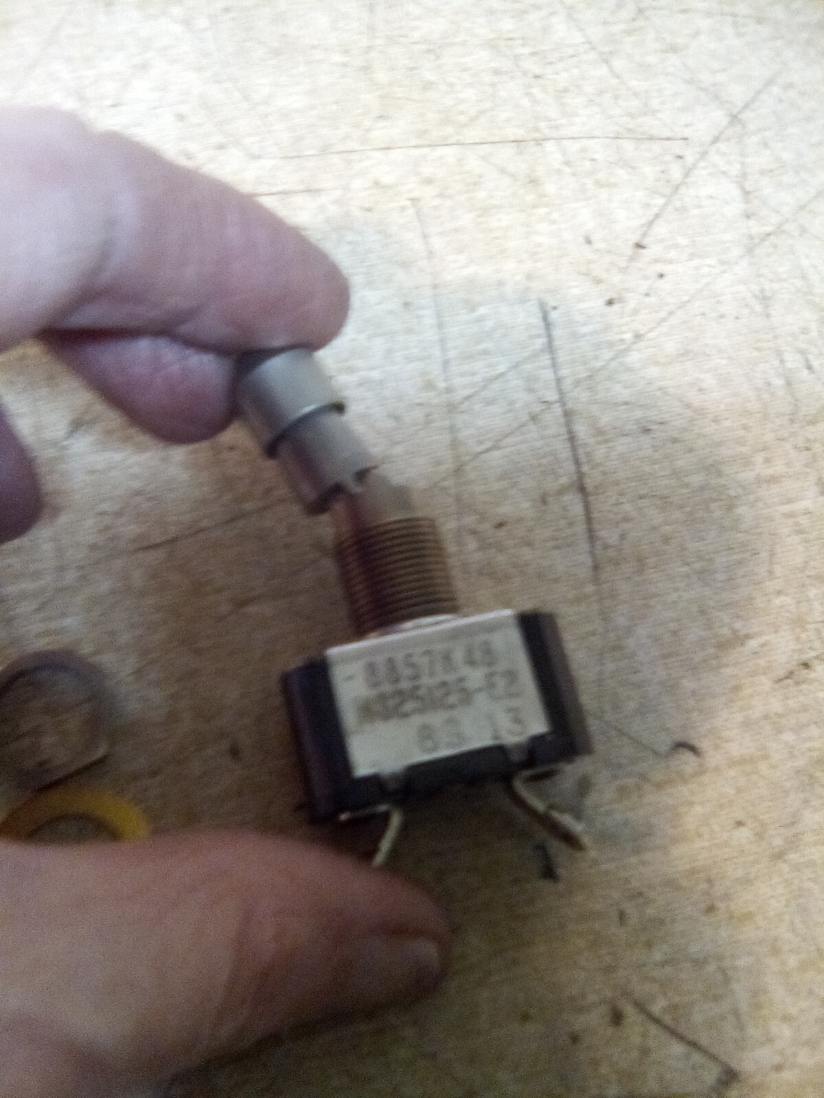 Eaton 8857K48 MS2512-E2 Lock Lever Toggle Switch