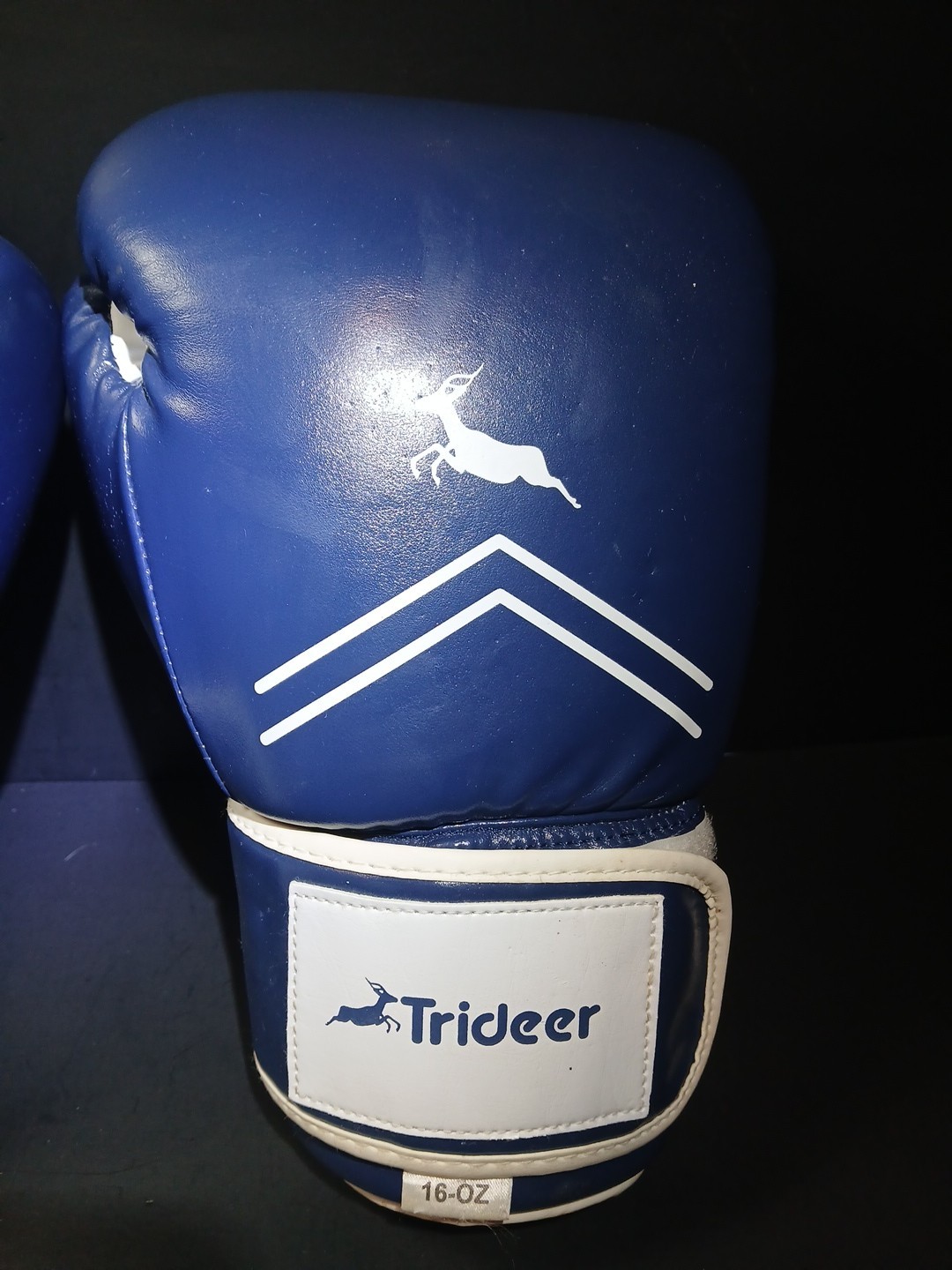 Trideer 16oz Boxing Gloves. Blue And White