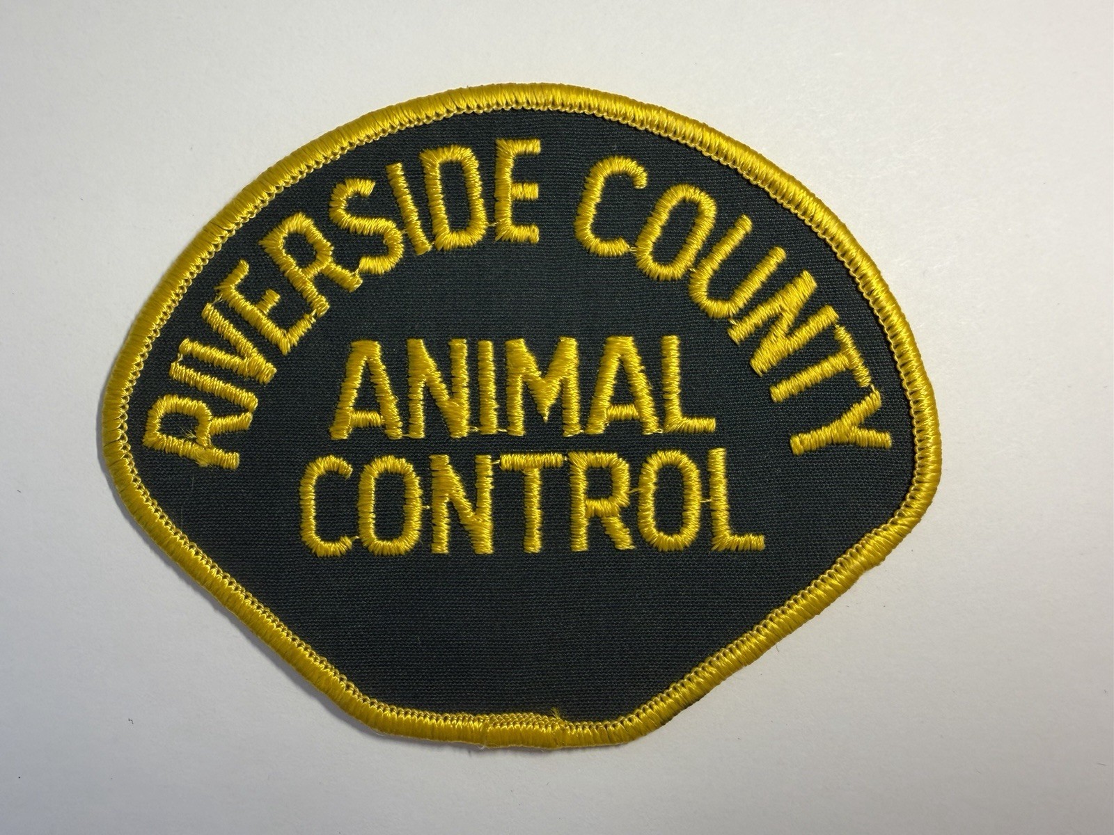 CALIFORNIA VINTAGE RIVERSIDE COUNTY ANIMAL CONTROL PATCH #D47