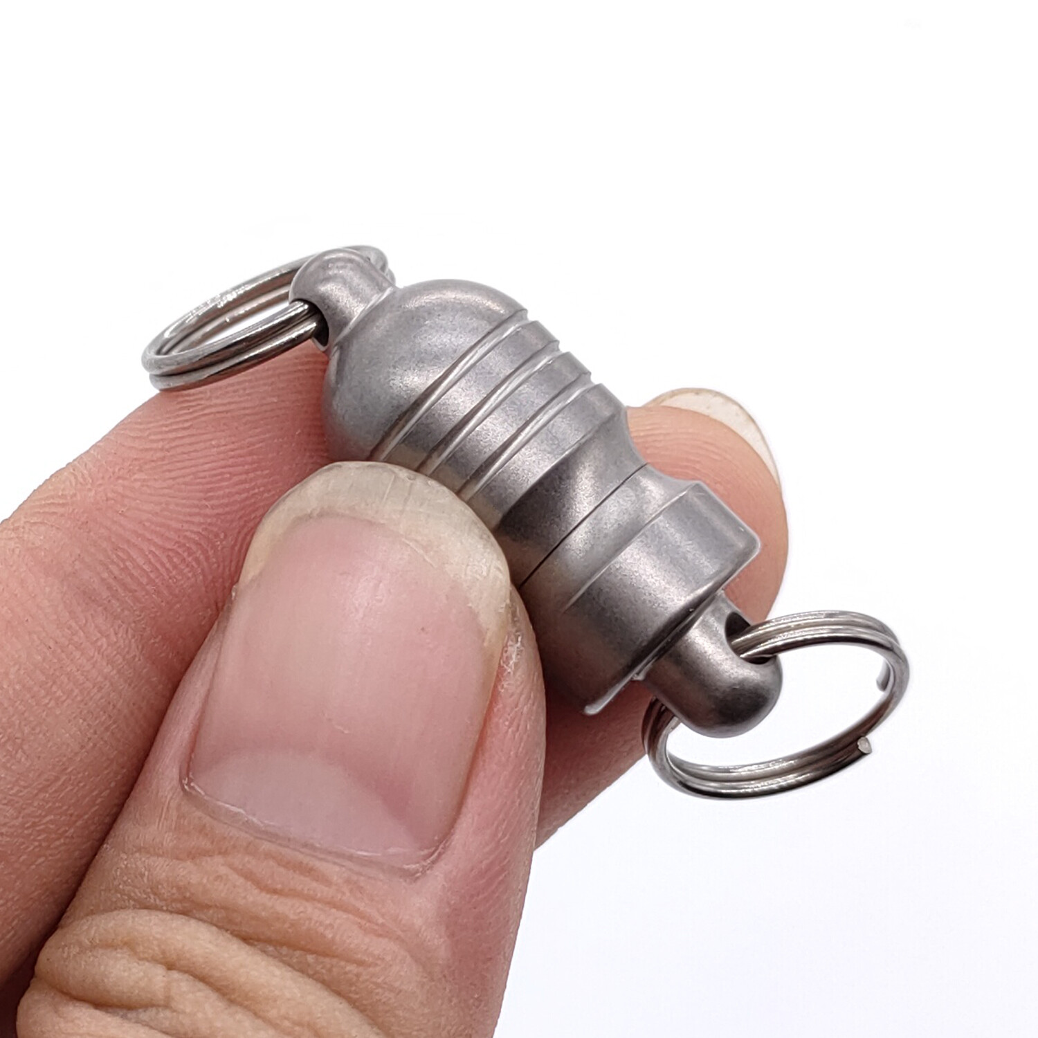 Titanium Alloy Quick Buckle Quick Detach Magnet Keychain Multi Tools Pendant EDC