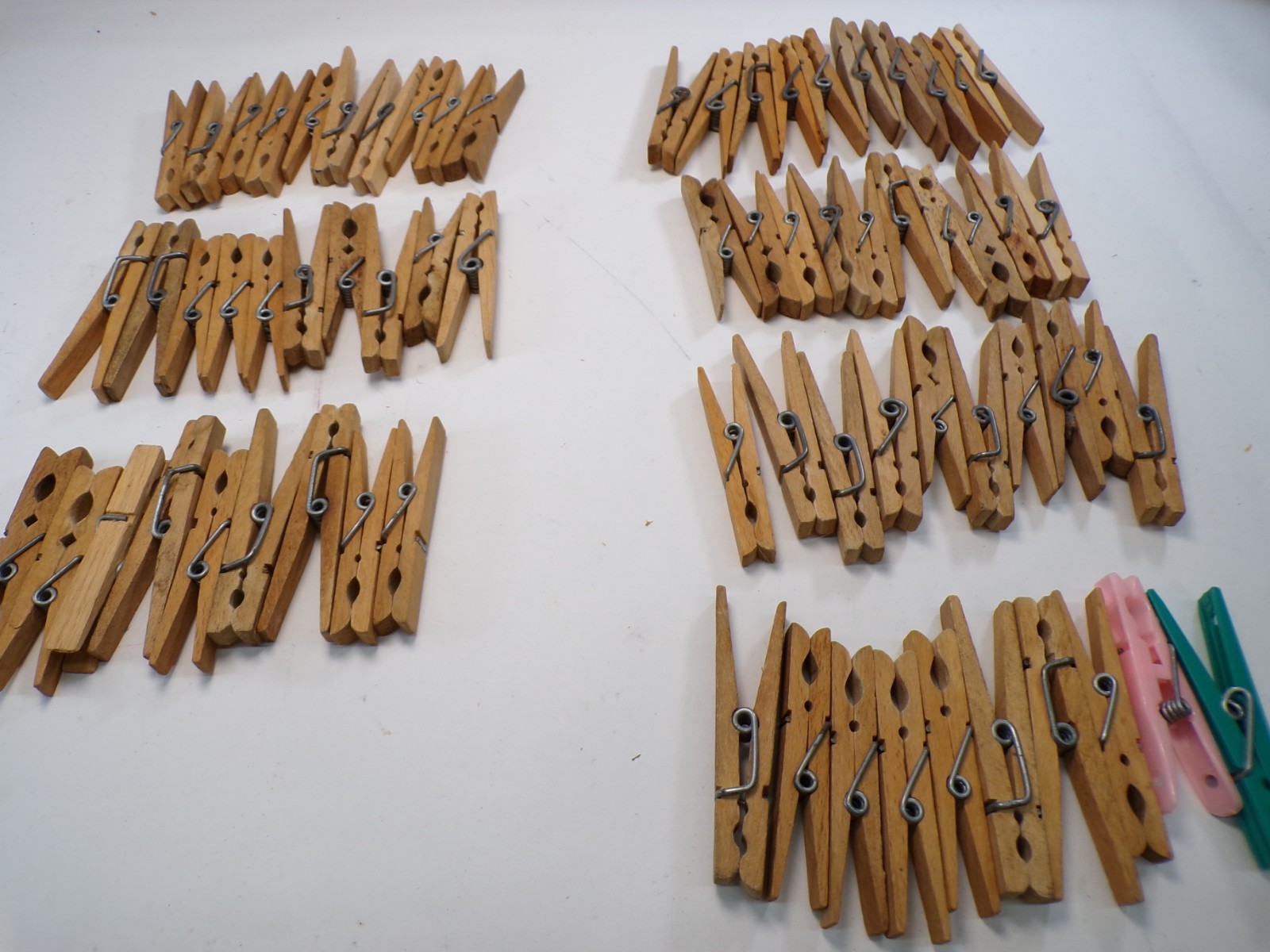Vintage Lot of 59 Clothes Pins Wood and Plastic laundry clothes pins