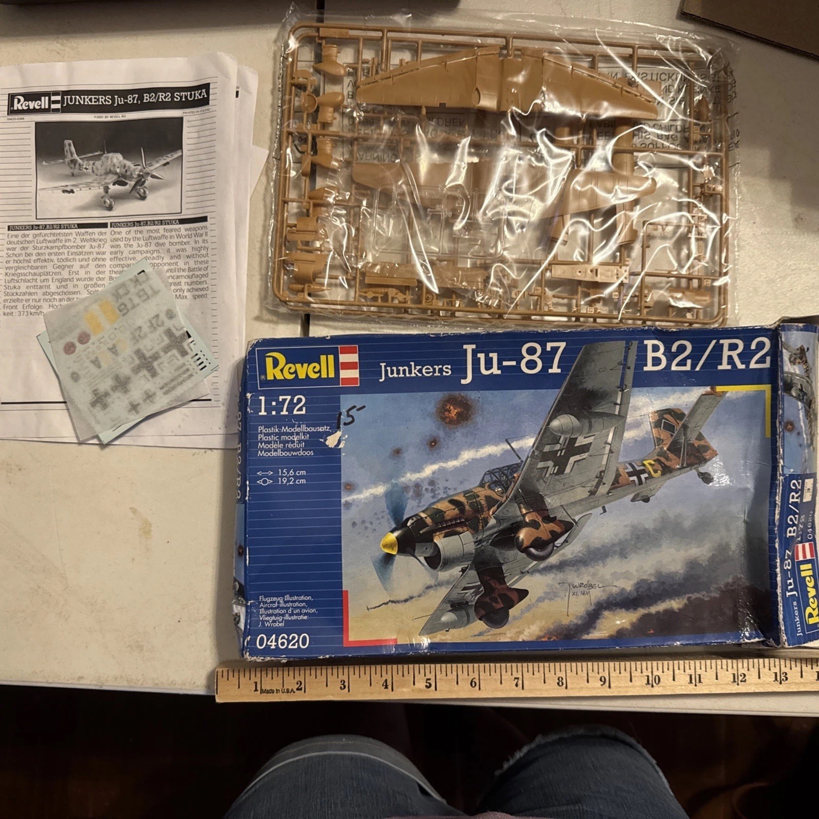 REVELL 1/72 Scale JUNKERS JU-87 B2/R2 STUKA PLASTIC KIT  04620 Smushed Box