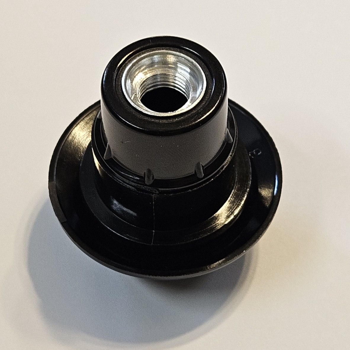 Euro Style, E12 Phenolic Candelabra Lamp Socket Half Thread With Ring 47647JB