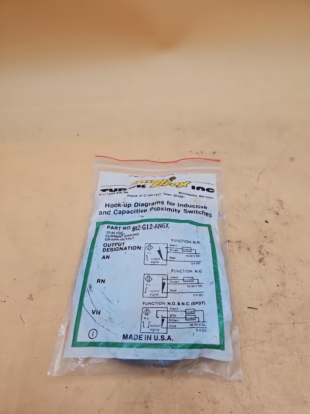 Turck B12-G12-AN6X Capacitive Proximity Switch