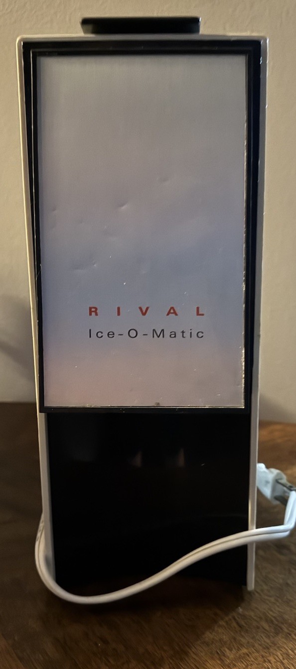 Vintage Sears / Rival Ice-O-Matic Ice Crusher Model 824 ~ Circa 1970 ~ For Parts