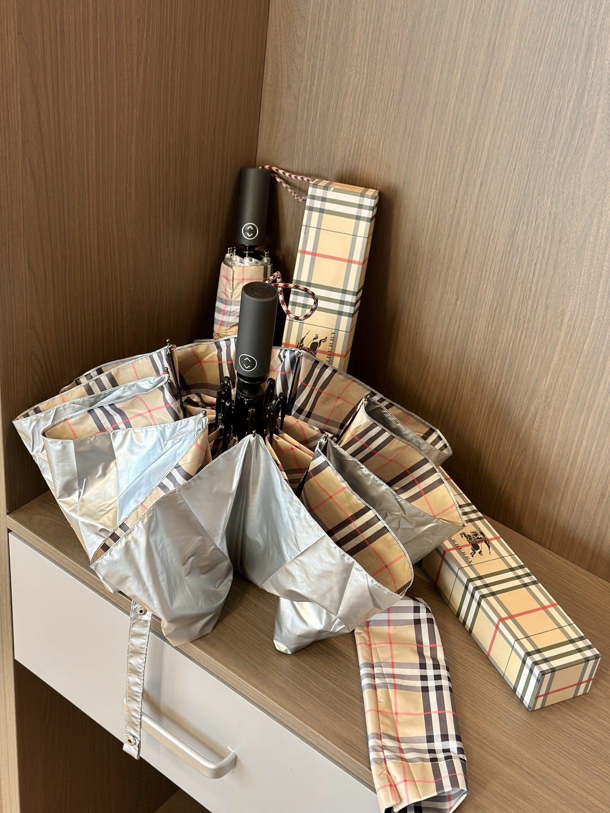 Vintage Folding Umbrella Nova Check Beige Storage Bag