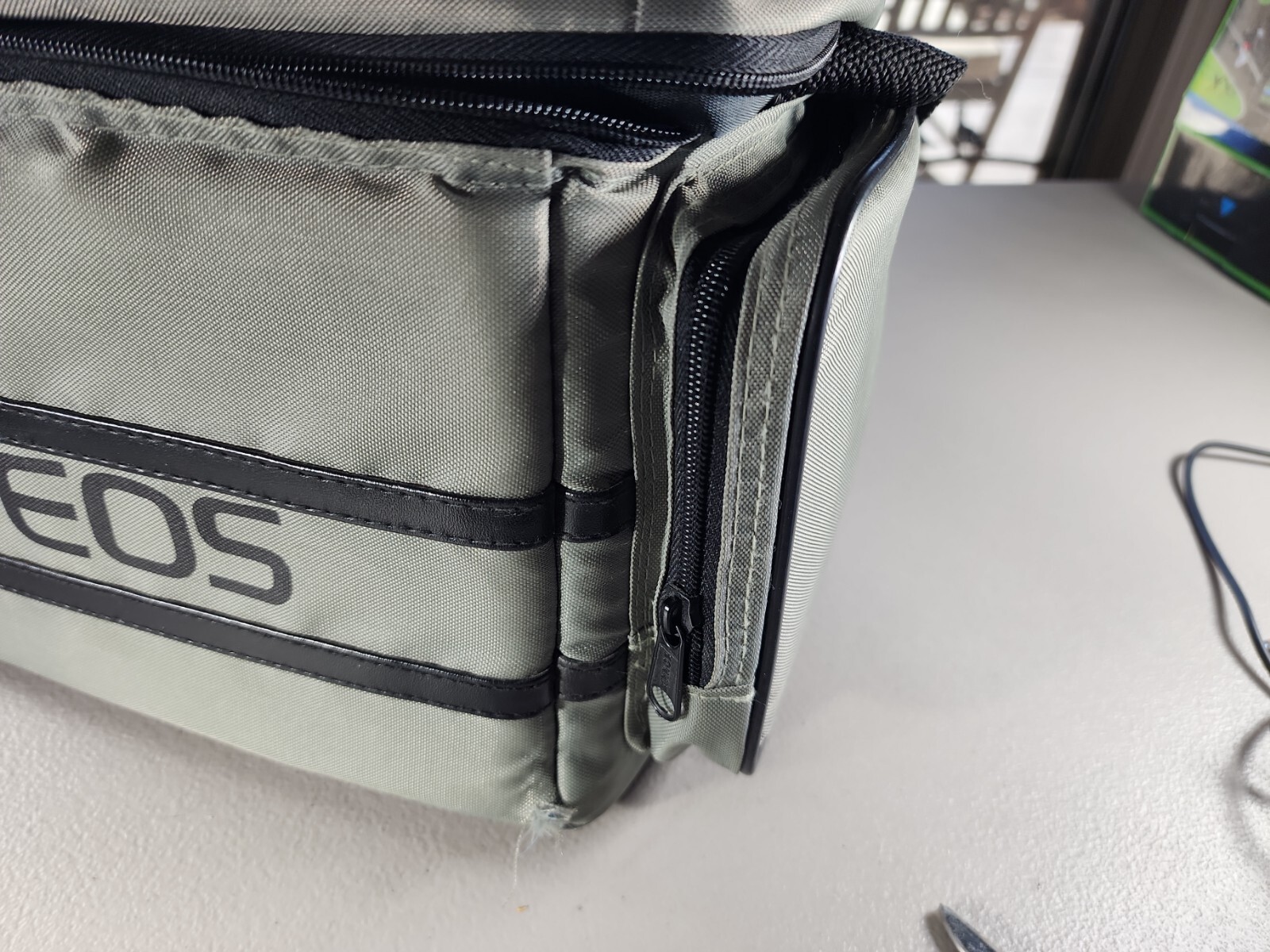 Canon EOS Camera Bag Green with Adjustable Compartments
