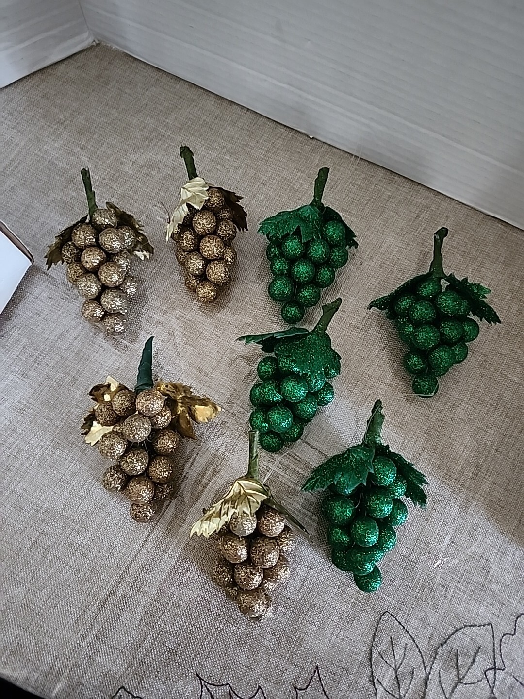 GRAPES LOT Of 8  FAUX Glitter GRAPE CLUSTERS  Gold & Green Christmas  Ornament