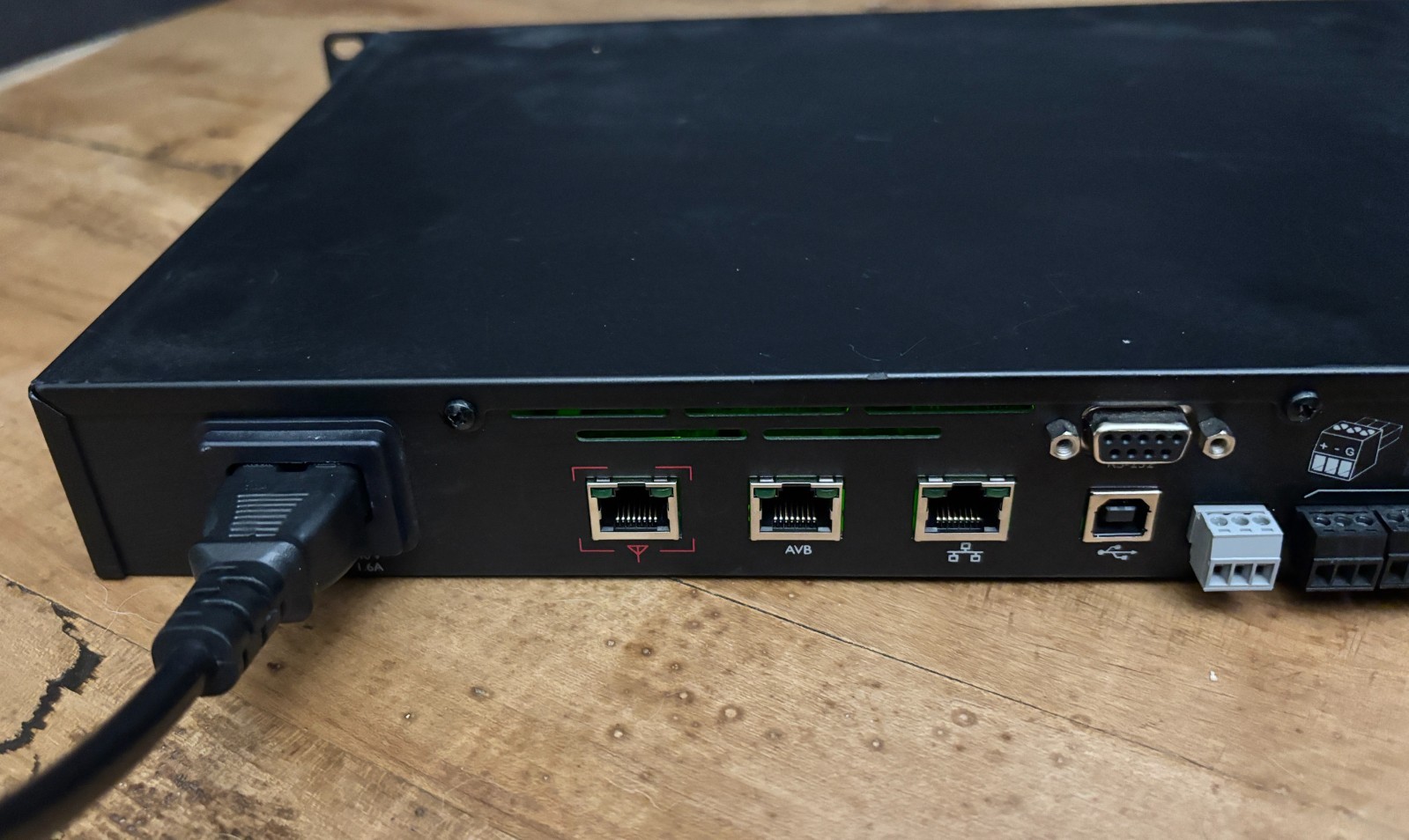 Revolabs 01-ELITEEXEC8 /Executive Elite 8-Channel Wireless System (no mics)