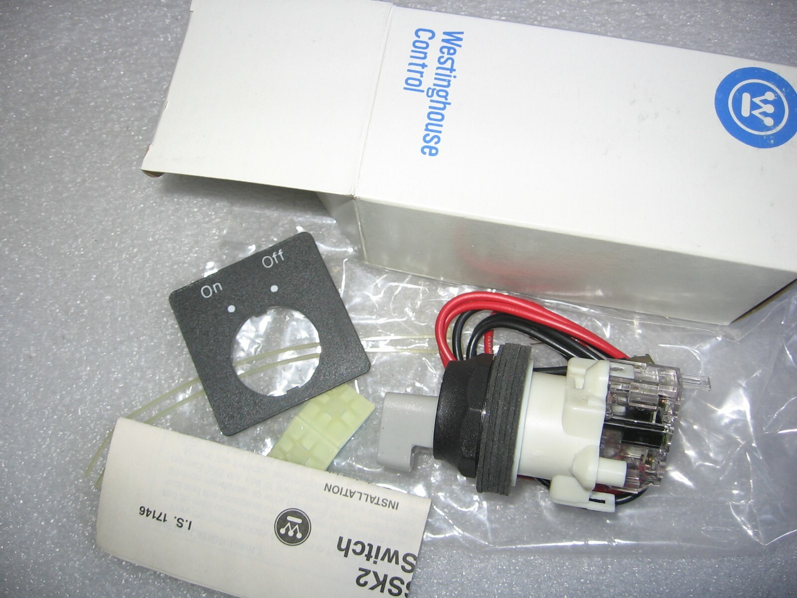 Westinghouse SSK2 Maintained On/Off 2-Position Selector Switch Contact Kit Black