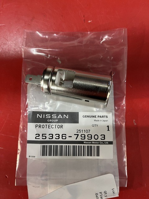 Genuine Nissan 12 Volt Accessory Power Outlet 25336-79903