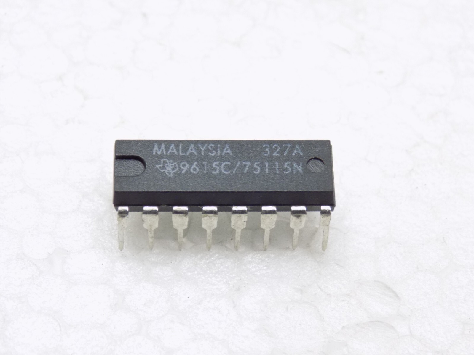 2x 9615C/75115N SN75115N IC DIP-16