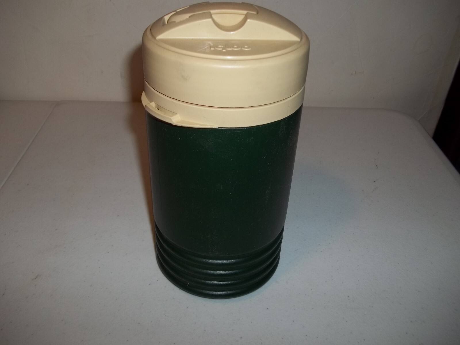 Vintage Igloo Green Tan Water Bottle Cooler Thermos 1 qt Made in the USA L@@K