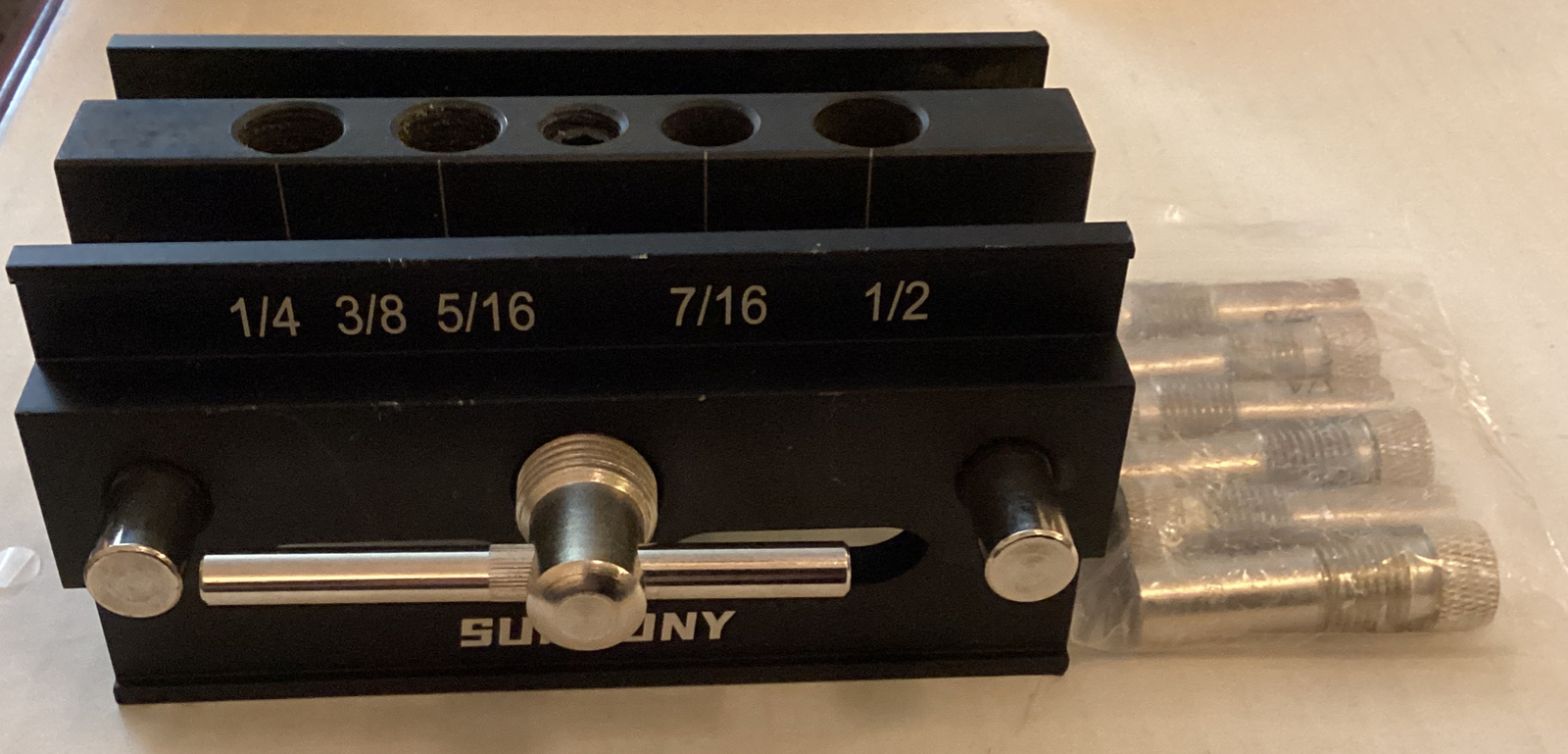 Self-Centering Doweling Jig - Open Box W/ 6 Piece Bushing Set
