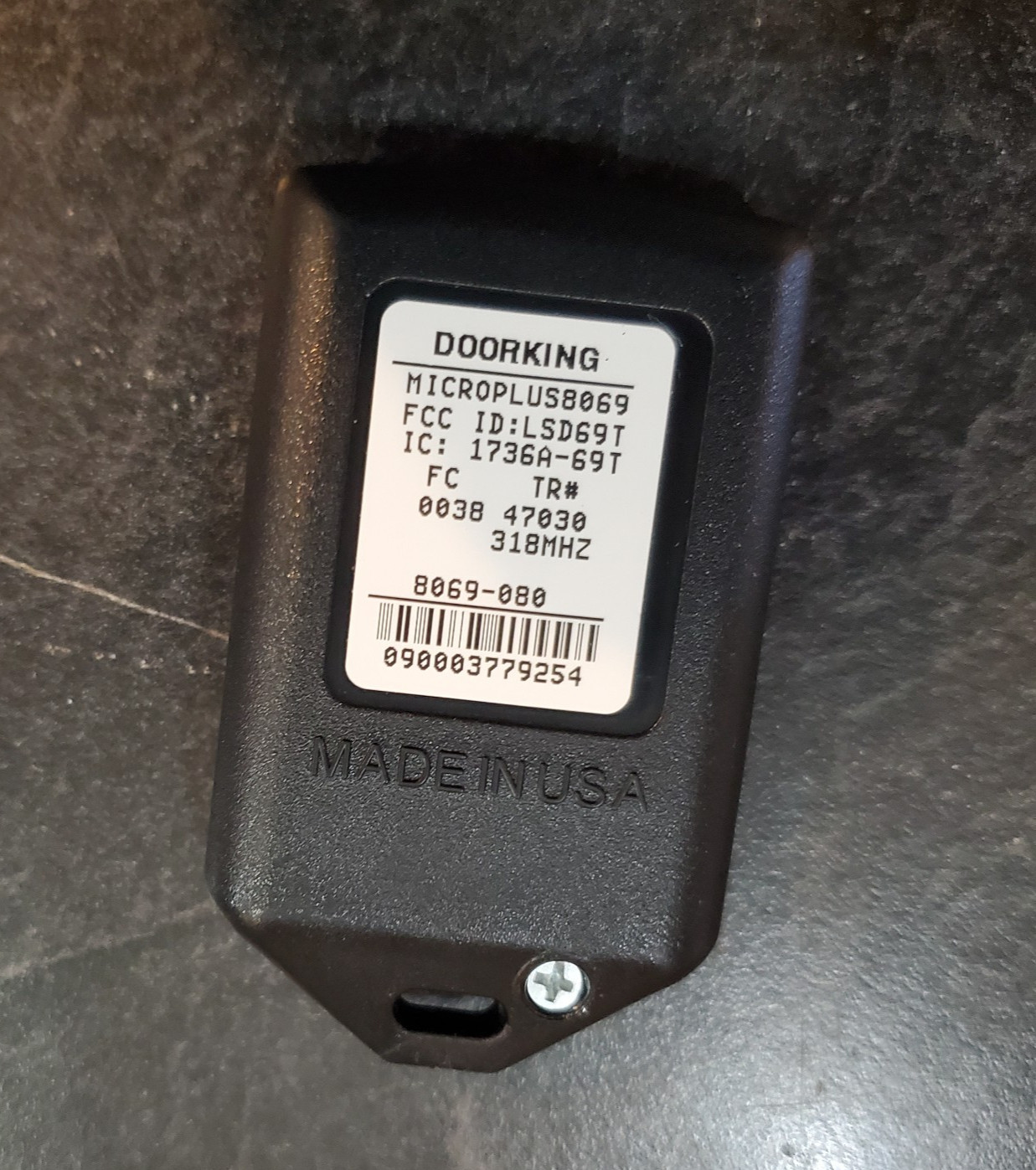 DoorKing 8069-080 MicroPLUS 1 Button Transmitter Facility Code 0038 Open Box