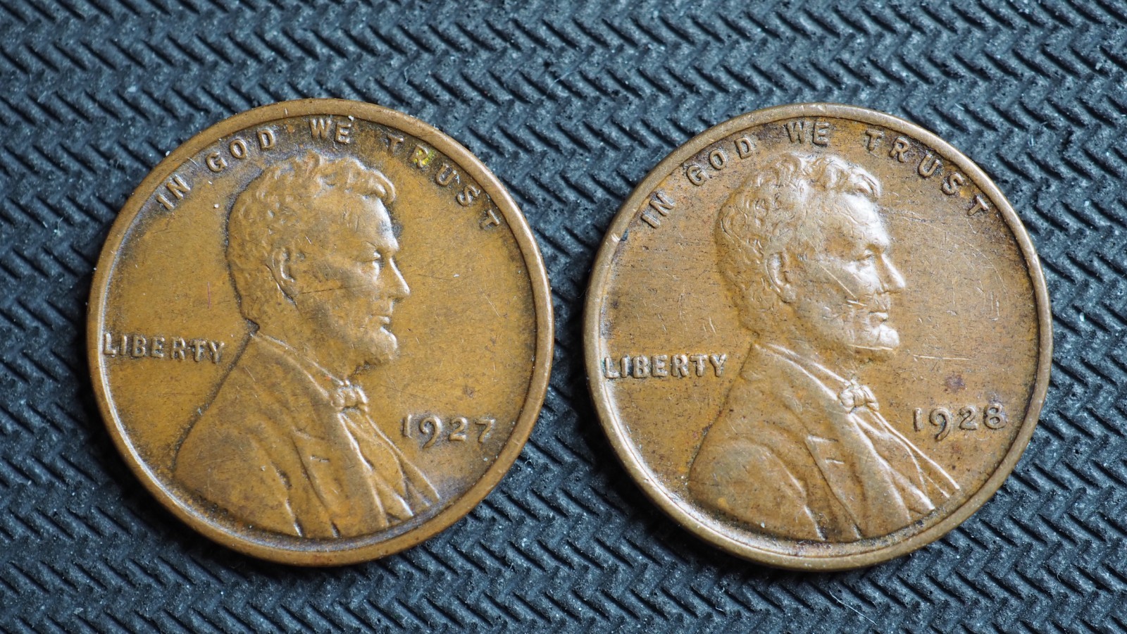 1927+28   **P** LINCOLN HEAD CENTS - FREE SHIPPING! C2430