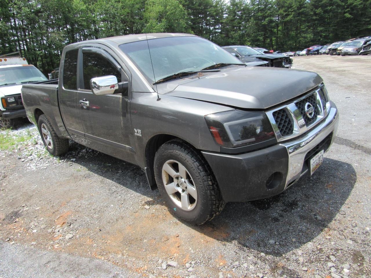 TITAN 2004 Glove Box 1055662