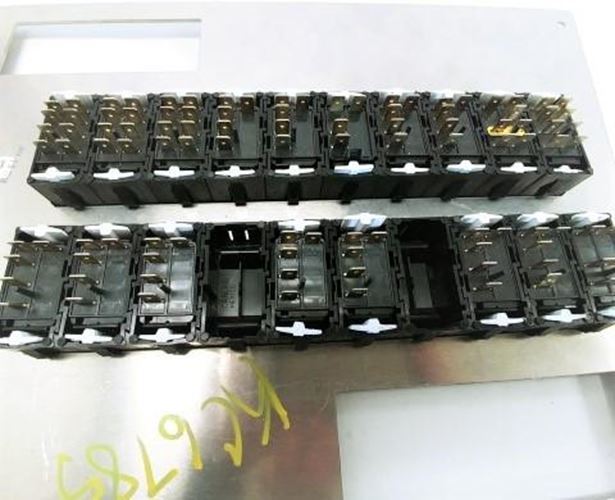 Western Star Switch Panel, 2V, 20E, 5A, CHERRY P/N A18-61792-401