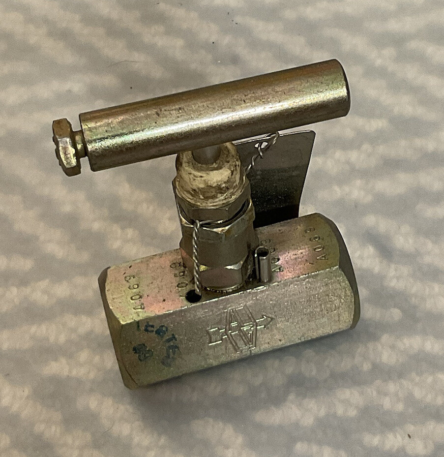 NOS Anderson Greenwood H7VIC2   02-1270-001 Needle Valve 6000psi Shelf Wear