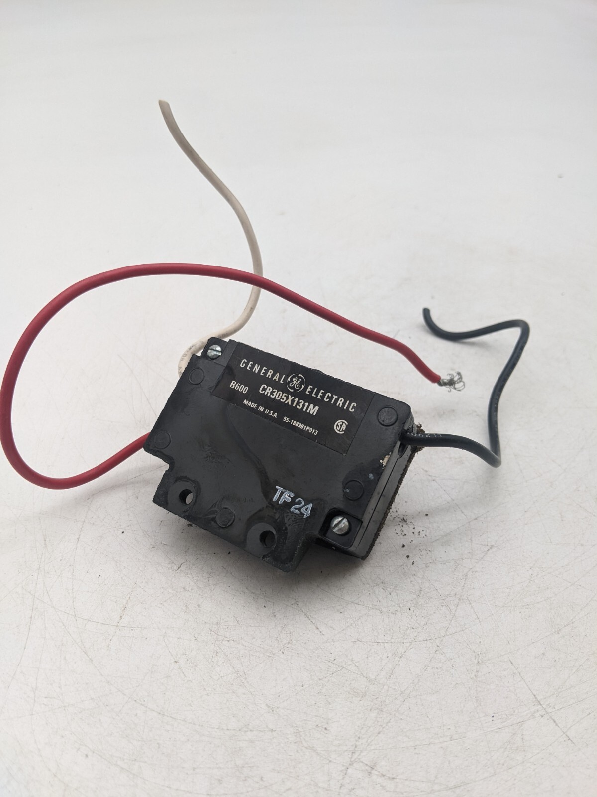 General Electric CR305X131M Selector Switch Rotary 3-Position Auto/Off/Hand Used