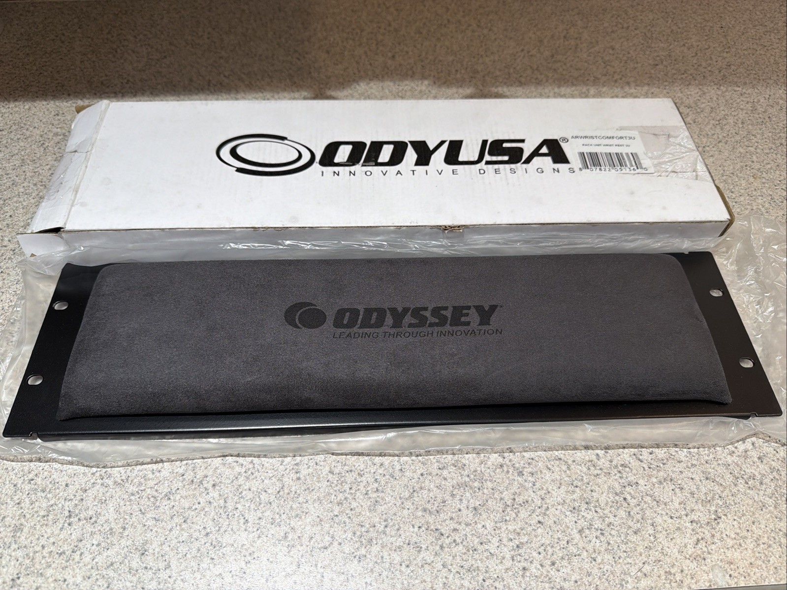 Odyusa Comfort Wrist Rest Pad for Rack Cases 3U Tall NEW OPEN BOX Fast USA Ship