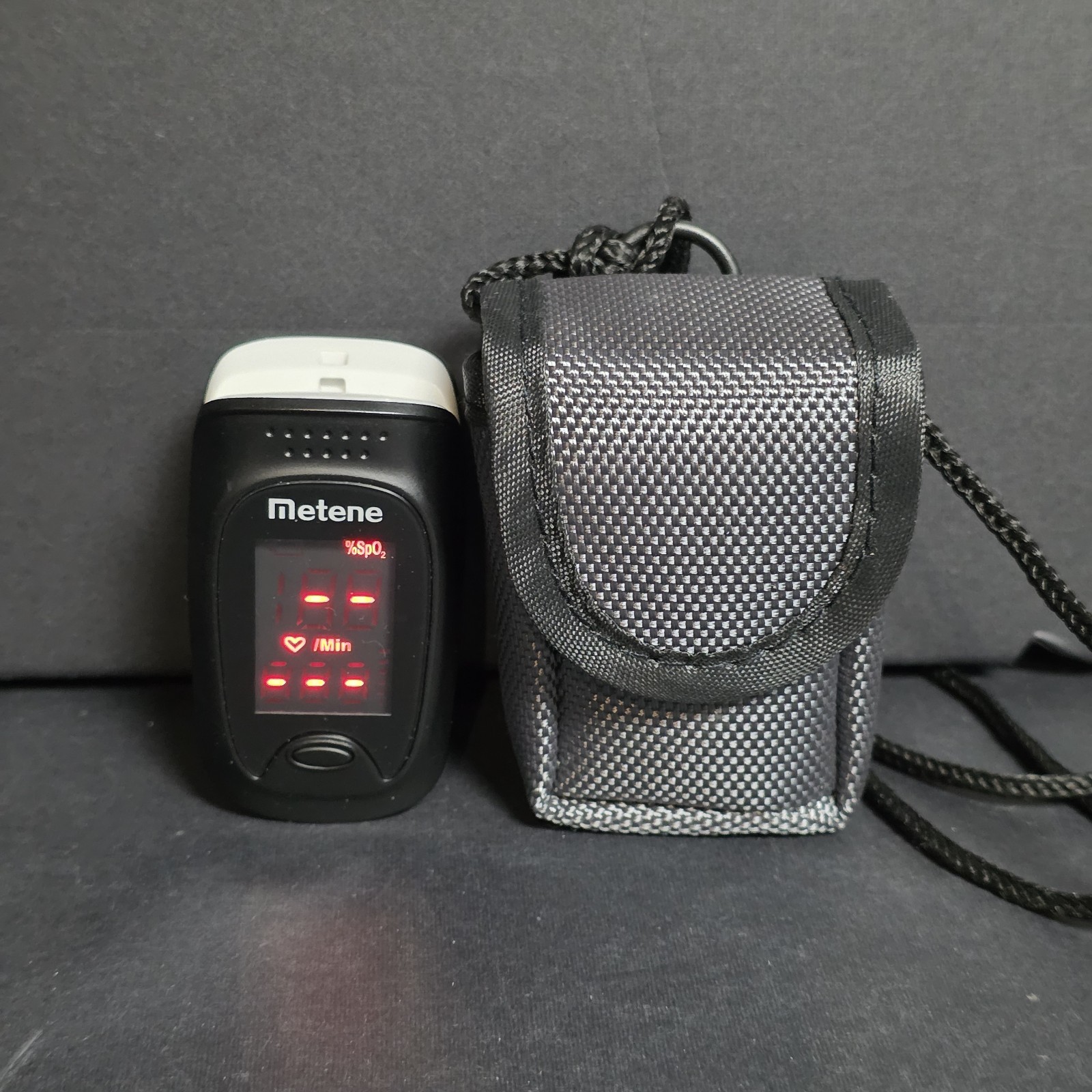 Metene Pulse Oximeter JPD-500D With Carrying Case
