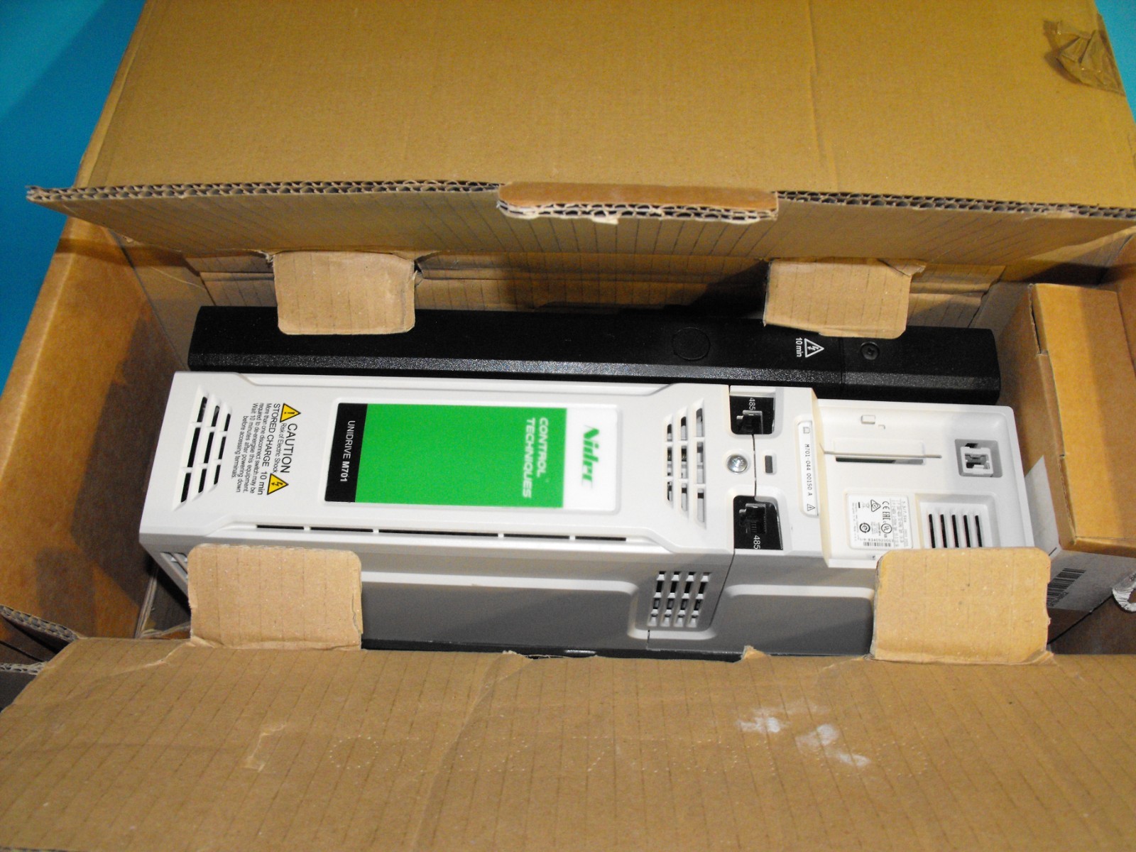 Control Techniques Unidrive M701-044 00150 A101 00 AB100.UNIDRIVE M5,5/7,5KW.NEW