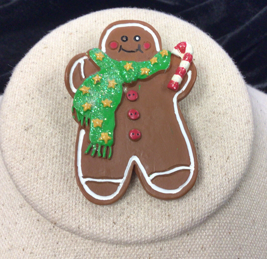 Vintage Christmas Holiday Costume Resin Ginger Bread Man Pin FF641