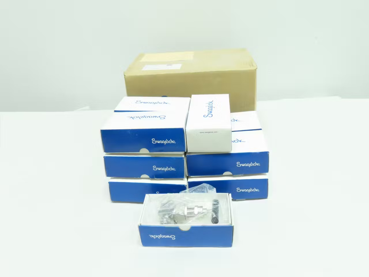 Box Of 12 Swagelok SS-6NBS6-G-29547 Stainless Needle Valve 3000psi 3/8in Tube