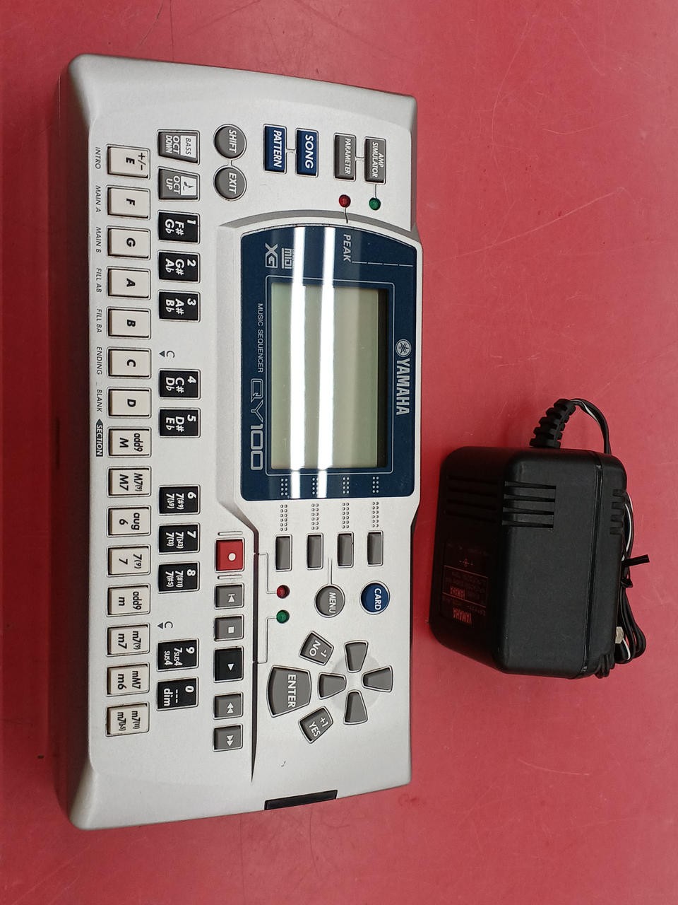 Yamaha QY100 Keyboard Sequencer Digital Music Controller Portable Device