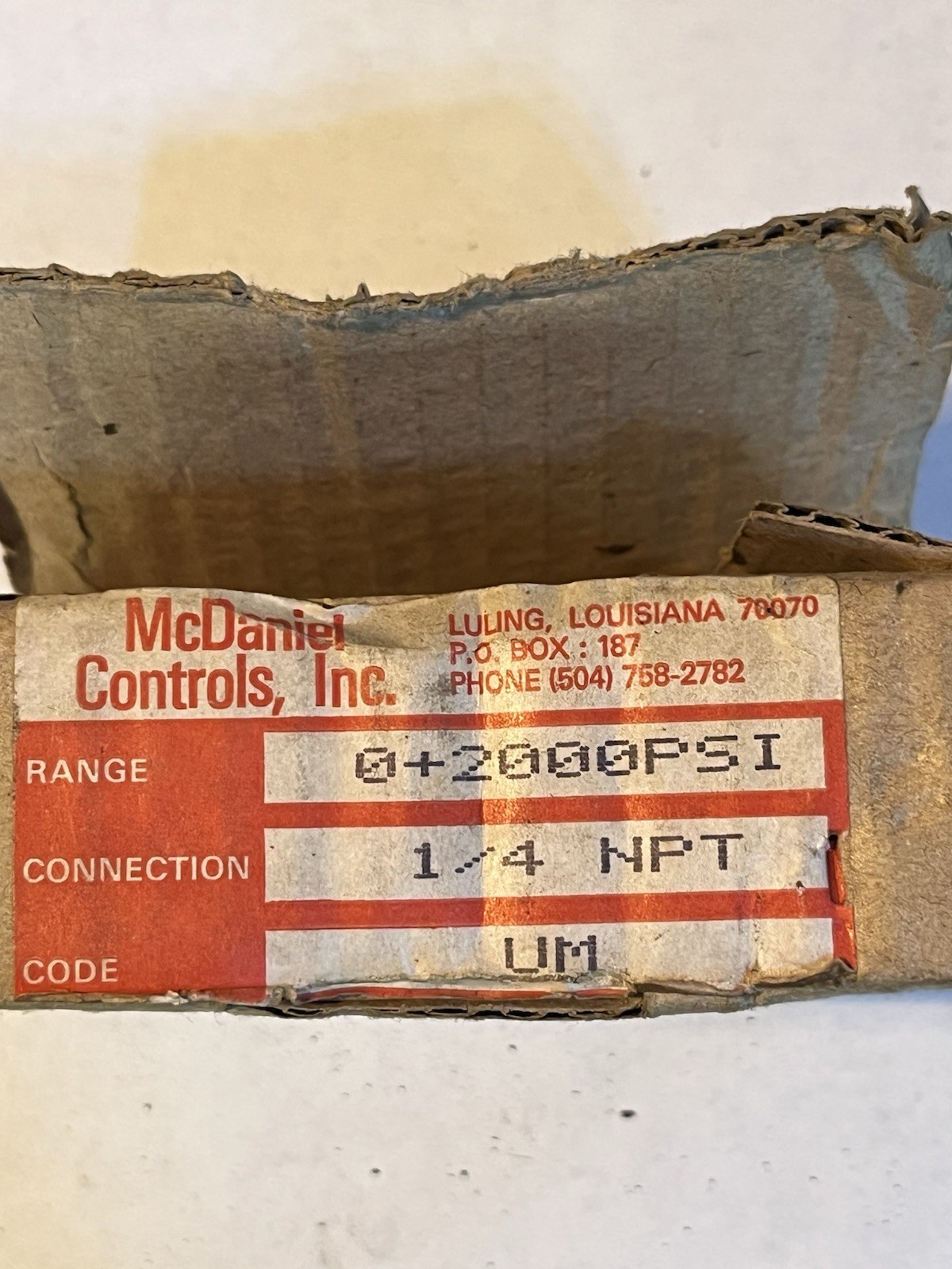 McDaniel Control Gauge 0-2000psi 1/4NPT Code UM