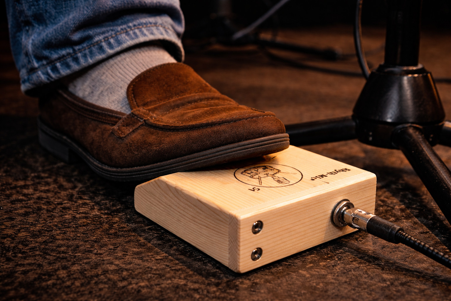 S1 professional Stompbox Snap Snare Percussion Foot-drum, Rhyth-Mic, Cajon Solid