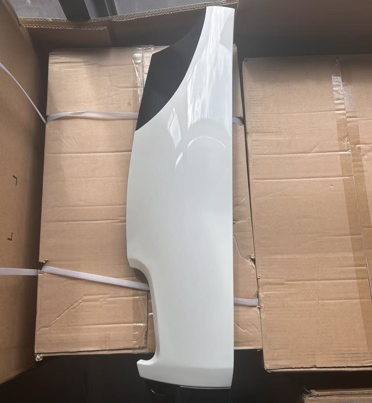 White Plastics Drive Side Front Side Corner Panel For ISUZU FVR FRR FVZ FTR GIGA