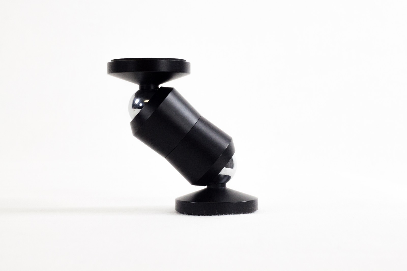 Clutchit Magnetic Movable Mount Universal Tablet and Phone Mount