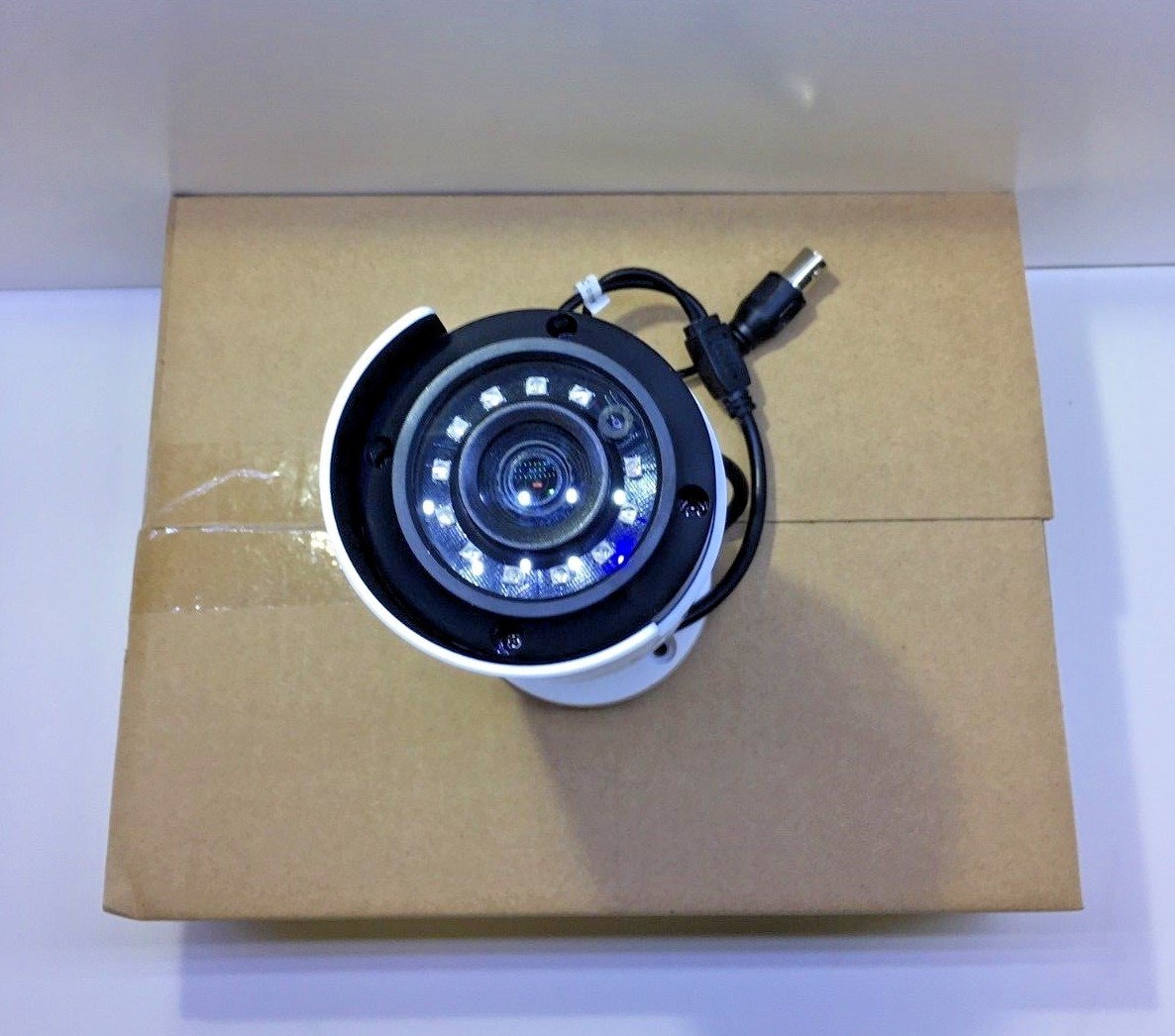 LOREX LBV2531 1080p HD Bullet Security Camera WEATHERPROOF VANDAL PROOF