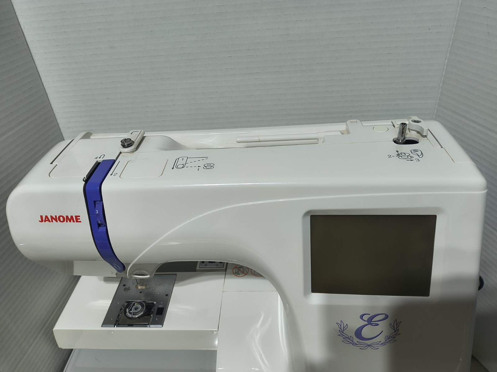 Janome MC300E Memory Craft 300E Computerized Embroidery Machine Tested Excellent